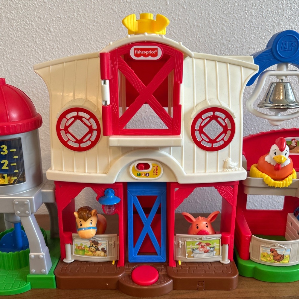 Fisher-Price Little People Caring for Animals Farm Playset with 4 Figures - Picture 2 of 10